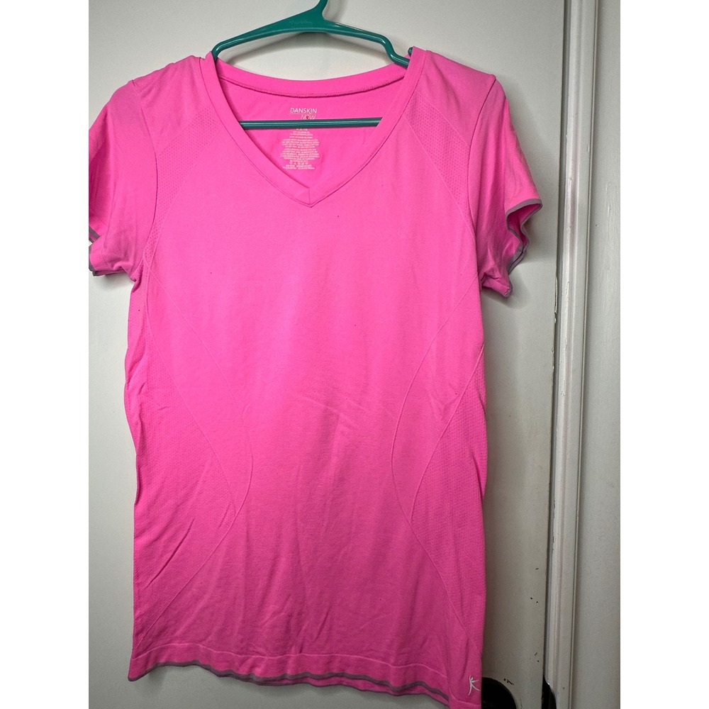 Danskin Now Womens Pink Passion Fitted V-Neck Athletic T-Shirt Medium DL23T-050